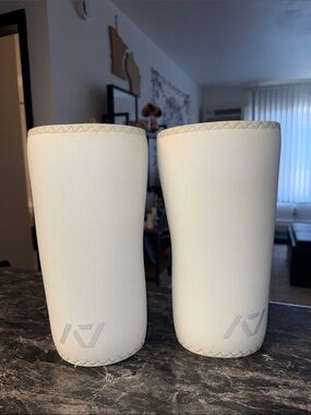 A7 Rigor Mortis Knee White Sleeves